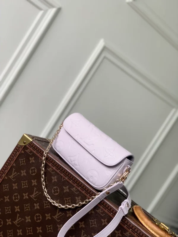 Louis Vuitton Wallet On Chain Ivy - LH113