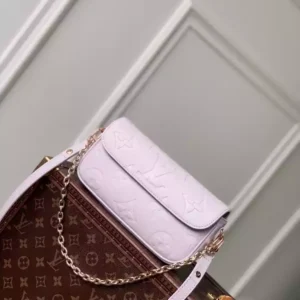 Louis Vuitton Wallet On Chain Ivy - LH113