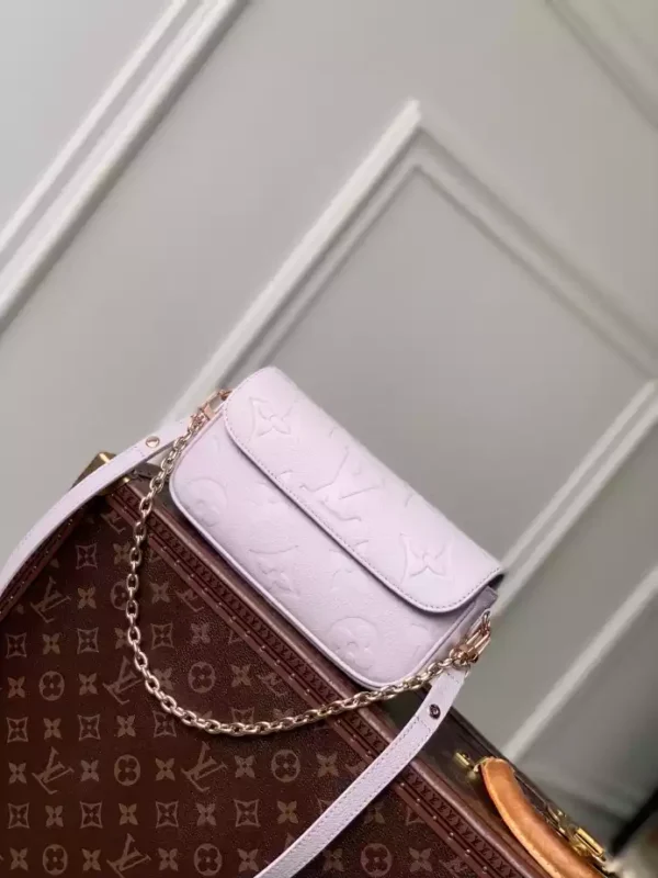 Louis Vuitton Wallet On Chain Ivy - LH113