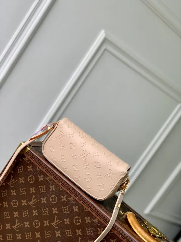 Louis Vuitton Wallet On Chain Ivy - LH114