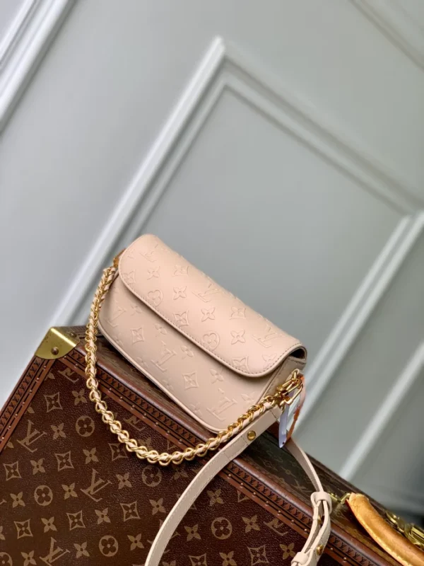 Louis Vuitton Wallet On Chain Ivy - LH114