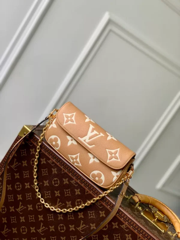 Louis Vuitton Wallet On Chain Ivy - LH87