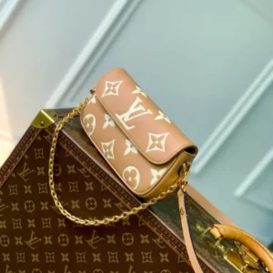 Louis Vuitton Wallet On Chain Ivy - LH87