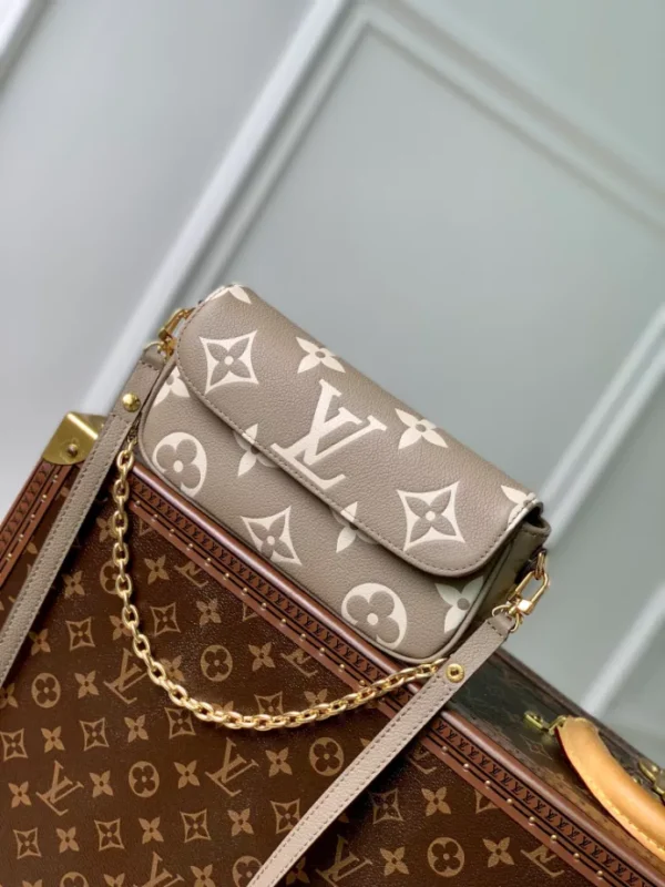 Louis Vuitton Wallet On Chain Ivy - LH88