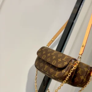 Louis Vuitton Wallet On Chain Ivy - LH89