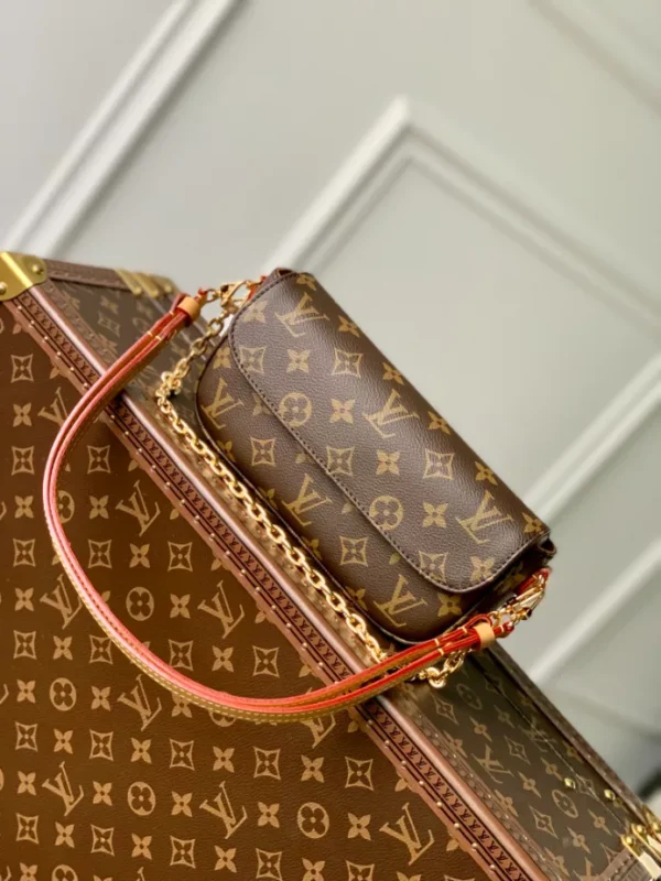 Louis Vuitton Wallet On Chain Ivy - LH89