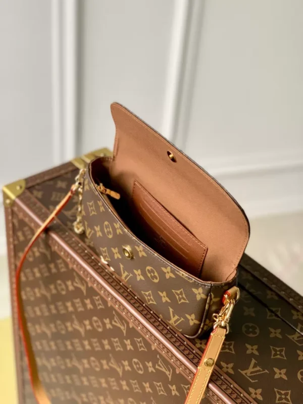 Louis Vuitton Wallet On Chain Ivy - LH89