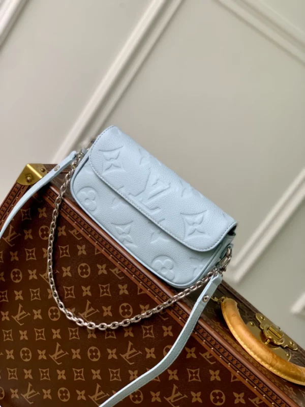 Louis Vuitton Wallet On Chain Ivy - LH90