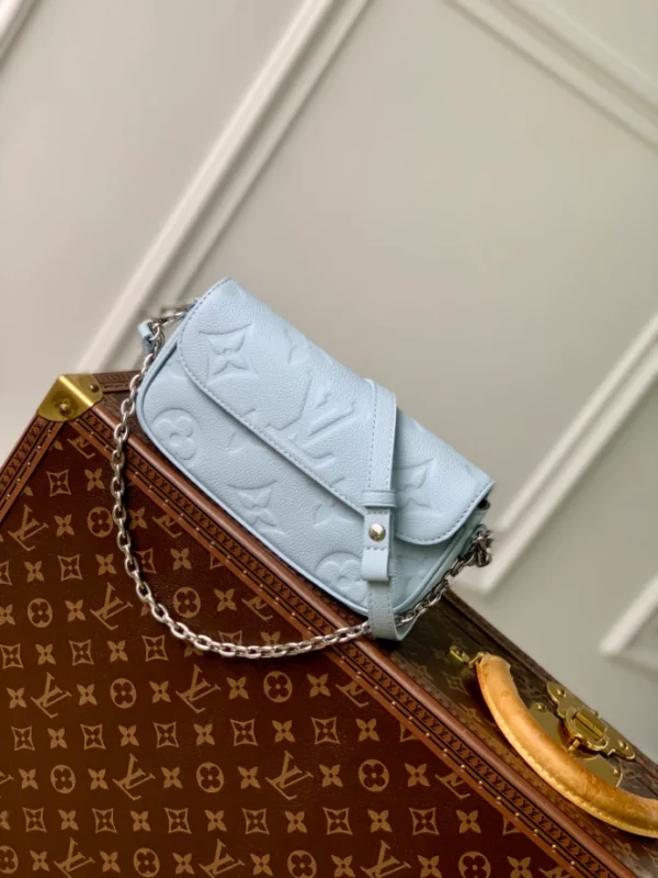 Louis Vuitton Wallet On Chain Ivy - LH90