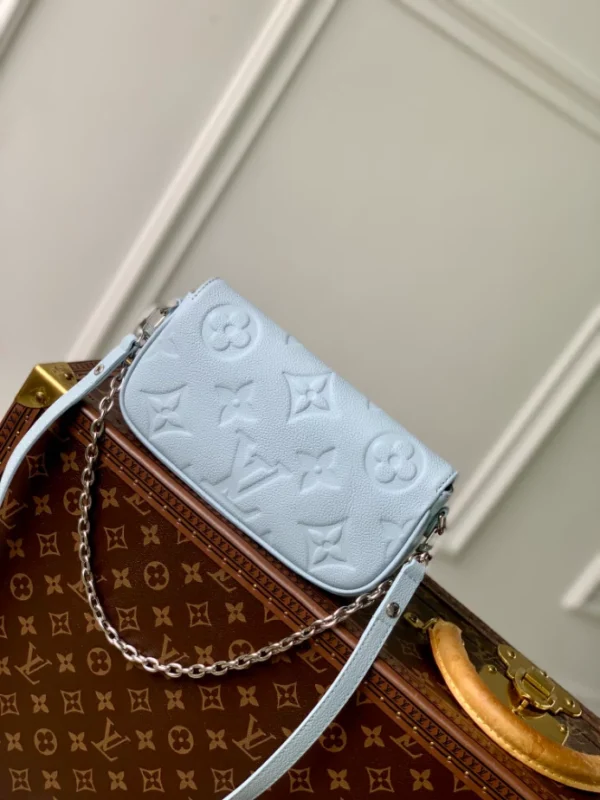 Louis Vuitton Wallet On Chain Ivy - LH90