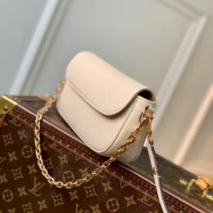 Louis Vuitton Wallet On Chain Ivy - LH91