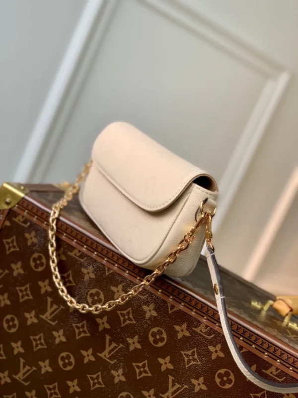 Louis Vuitton Wallet On Chain Ivy - LH91