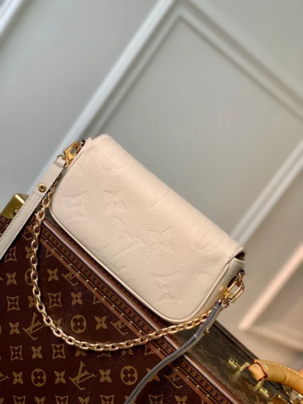 Louis Vuitton Wallet On Chain Ivy - LH91