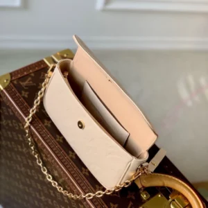 Louis Vuitton Wallet On Chain Ivy - LH91