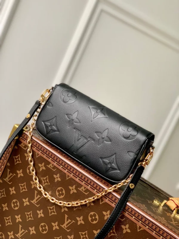 Louis Vuitton Wallet On Chain Ivy - LH92