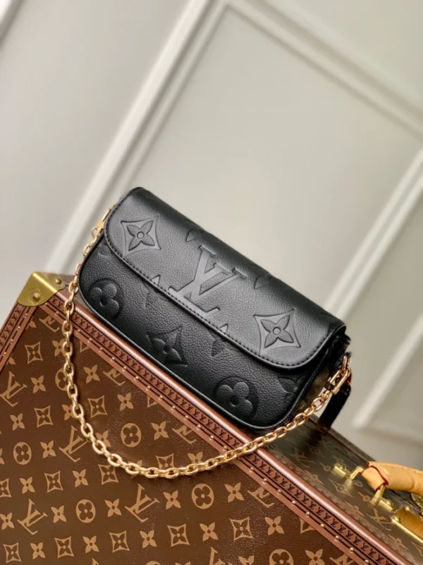 Louis Vuitton Wallet On Chain Ivy - LH92