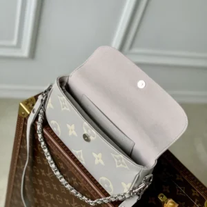 Louis Vuitton Wallet On Chain Ivy - LH93