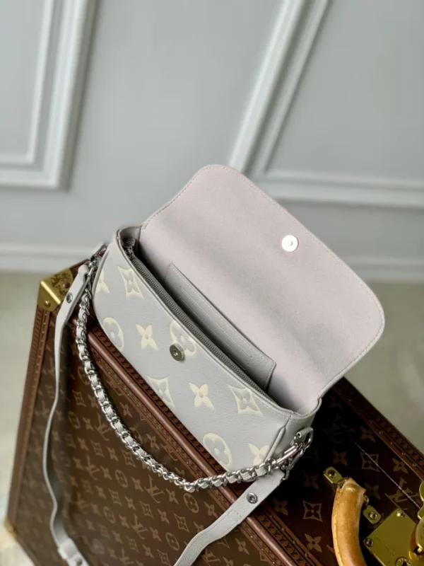Louis Vuitton Wallet On Chain Ivy - LH93