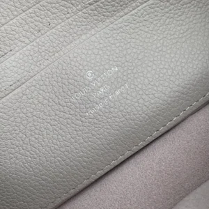 Louis Vuitton Wallet On Chain Ivy - LH93