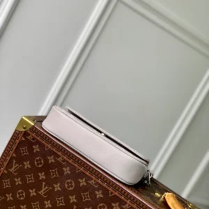 Louis Vuitton Wallet On Chain Ivy - LH93