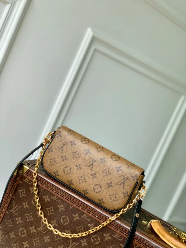 Louis Vuitton Wallet On Chain Ivy Monogram Reverse Canvas - LH79