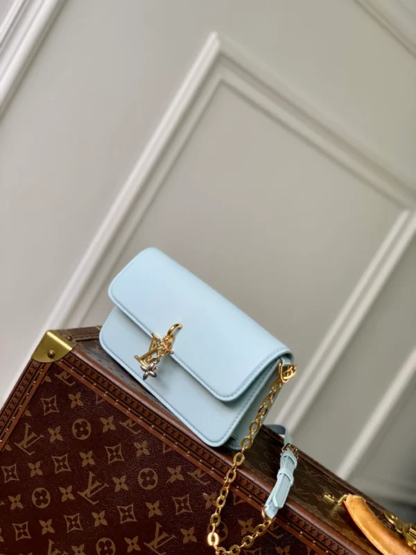 Louis Vuitton Wallet On Chain LV Bloom - LH103