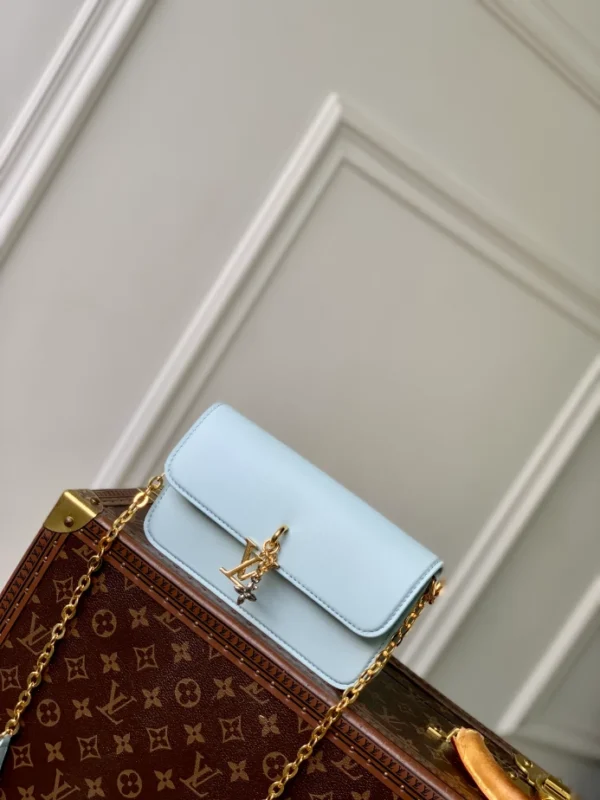Louis Vuitton Wallet On Chain LV Bloom - LH103