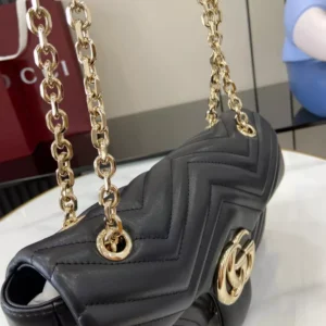GG Marmont Medium Shoulder Bag - GH47