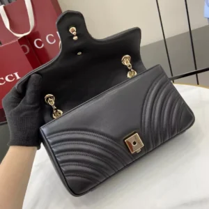 GG Marmont Medium Shoulder Bag - GH47