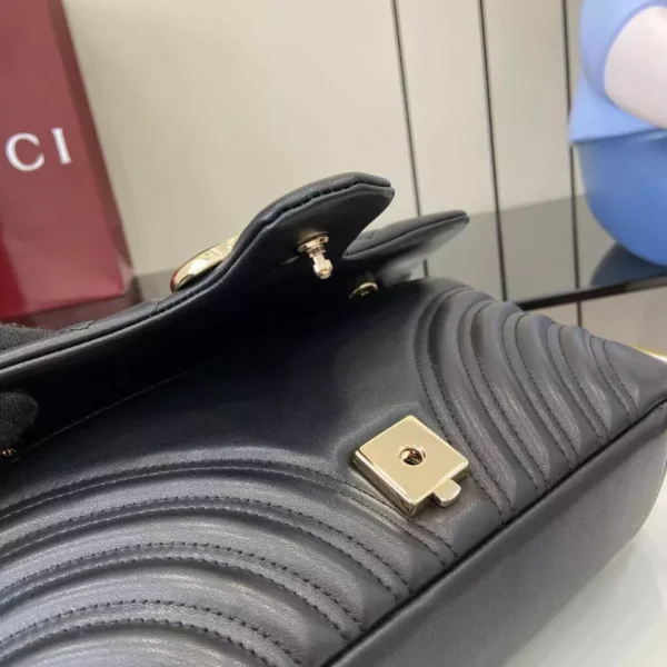 GG Marmont Medium Shoulder Bag - GH47