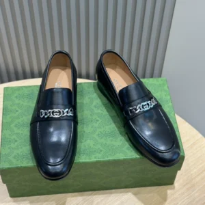 Gucci Men's Leather Loafers With Interlocking G In Black - GL30