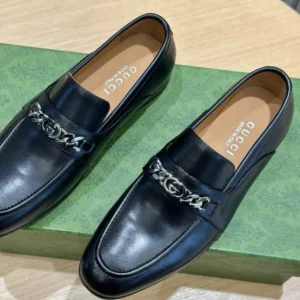 Gucci Men's Leather Loafers With Interlocking G In Black - GL30