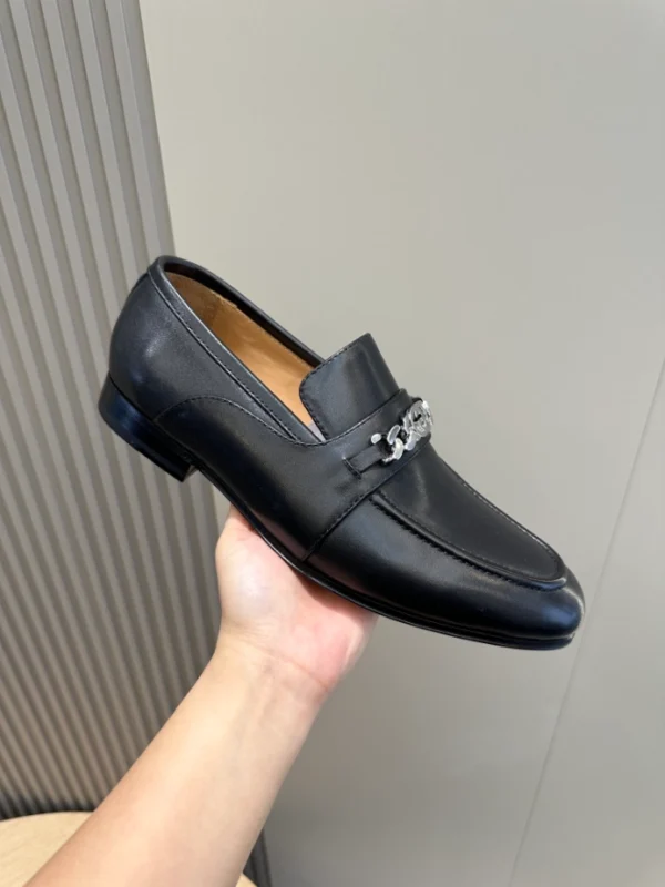 Gucci Men's Leather Loafers With Interlocking G In Black - GL30