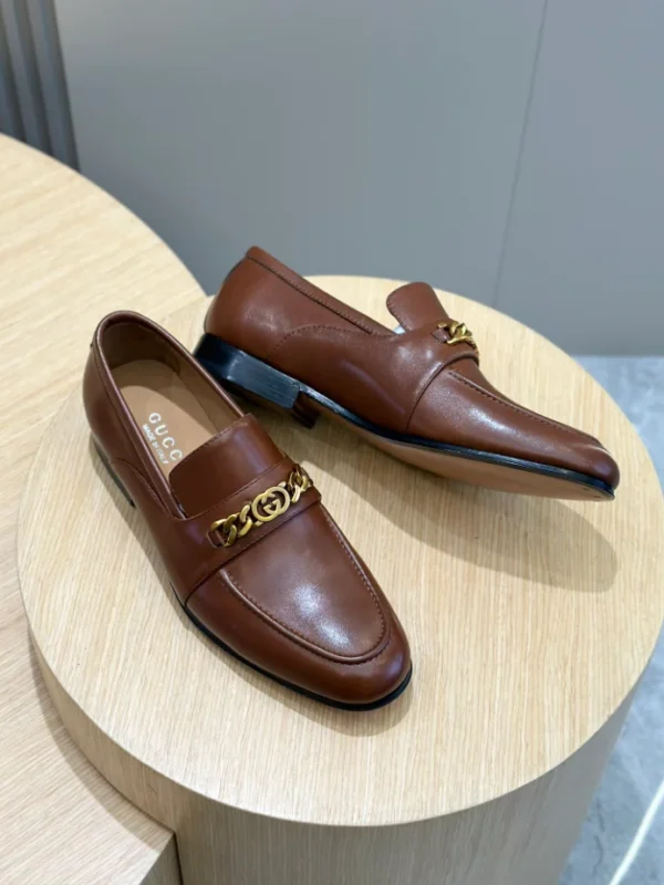 Gucci Men's Leather Loafers With Interlocking G In Brown - GL29