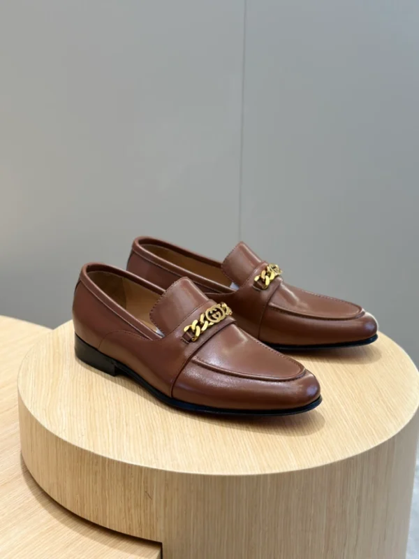 Gucci Men's Leather Loafers With Interlocking G In Brown - GL29