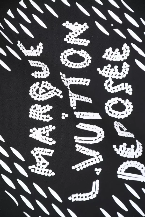 Louis Vuitton Embroidered Signature Cotton T-Shirt in Black - LT129