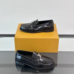 Louis Vuitton Major Loafers Black Glazed Calf Leather - LL37