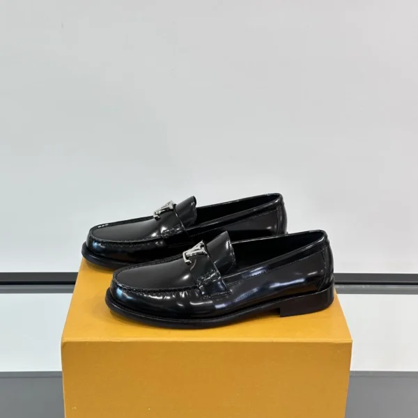 Louis Vuitton Major Loafers Black Glazed Calf Leather - LL37