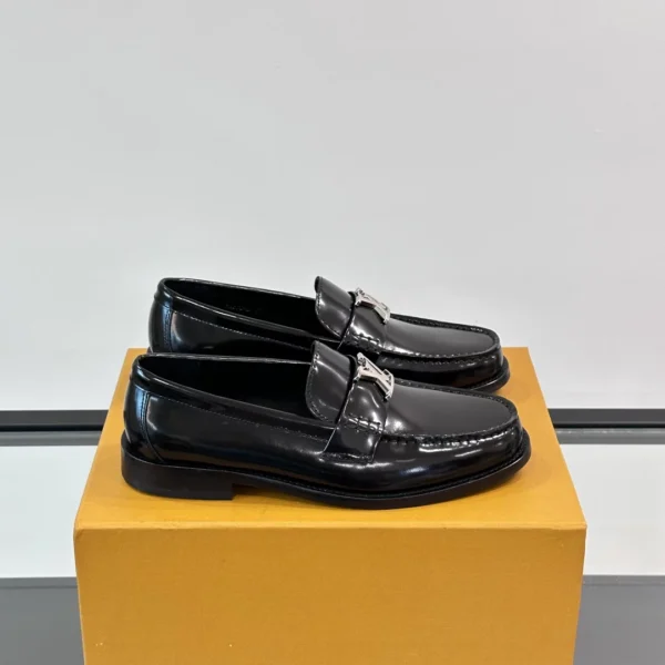 Louis Vuitton Major Loafers Black Glazed Calf Leather - LL37