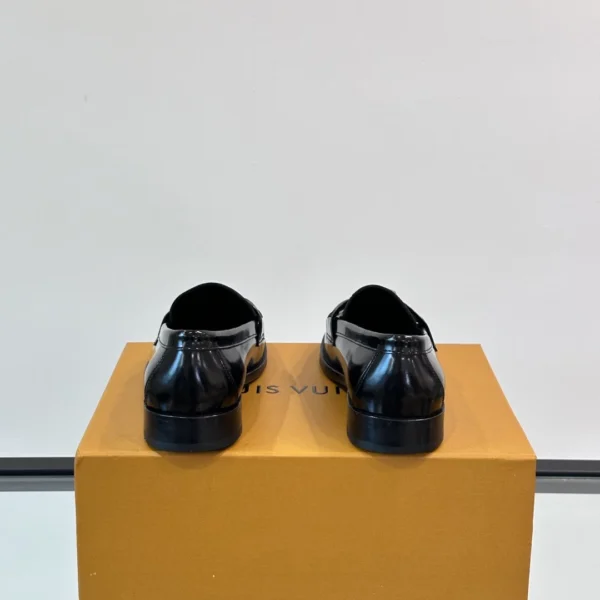 Louis Vuitton Major Loafers Black Glazed Calf Leather - LL37