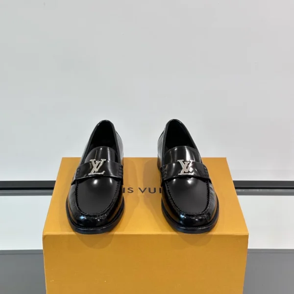 Louis Vuitton Major Loafers Black Glazed Calf Leather - LL37