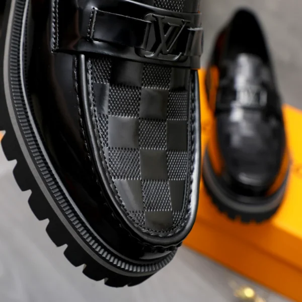 Louis Vuitton Major Loafers Black Leather - LL42