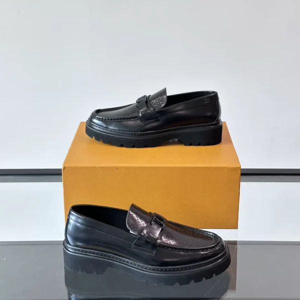 Louis Vuitton Major Loafers Black Leather - LL46