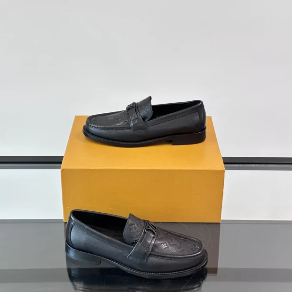 Louis Vuitton Major Loafers In Black - LL38