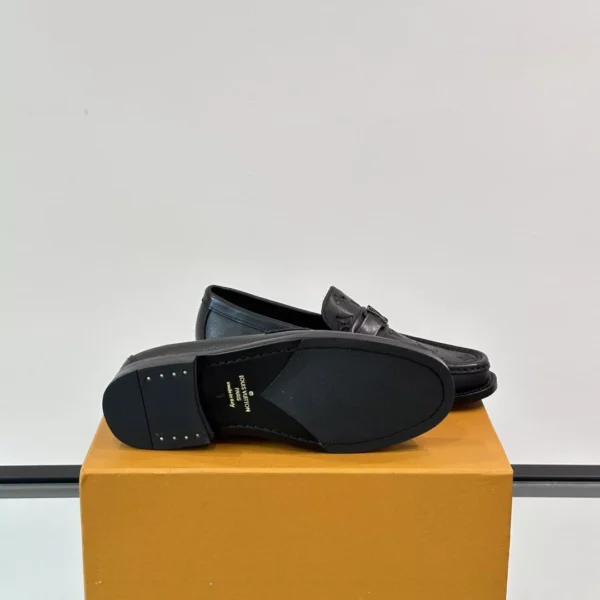 Louis Vuitton Major Loafers In Black - LL38