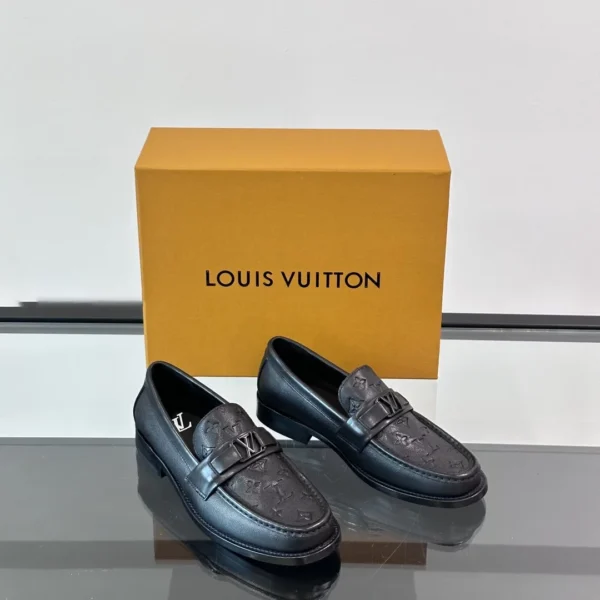 Louis Vuitton Major Loafers In Black - LL38