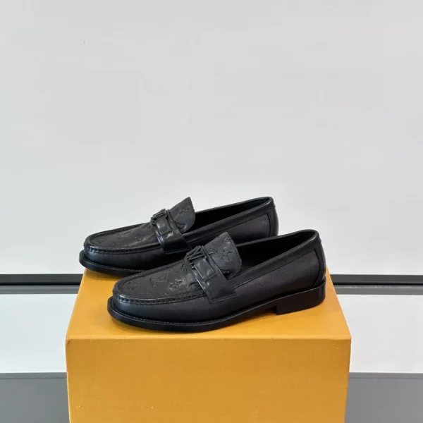 Louis Vuitton Major Loafers In Black - LL38