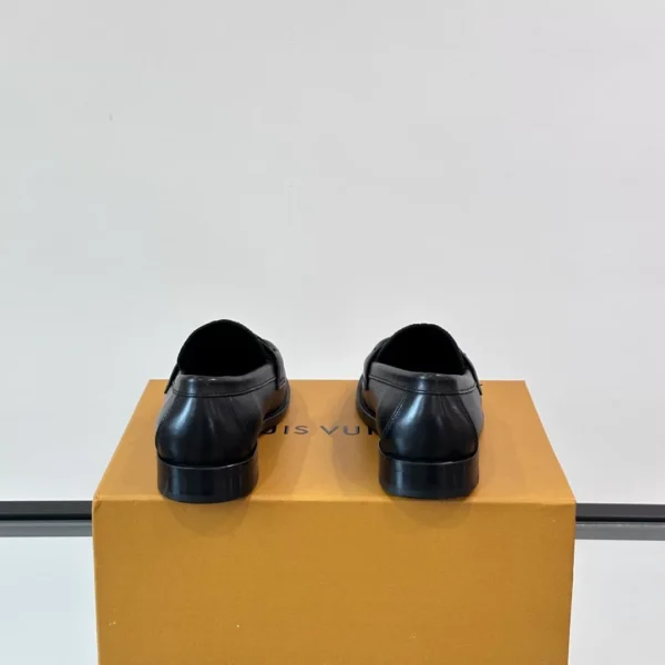 Louis Vuitton Major Loafers In Black - LL38