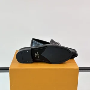 Louis Vuitton Major Loafers In Black - LL40