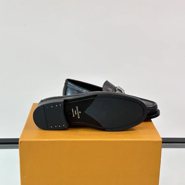 Louis Vuitton Major Loafers In Black - LL40